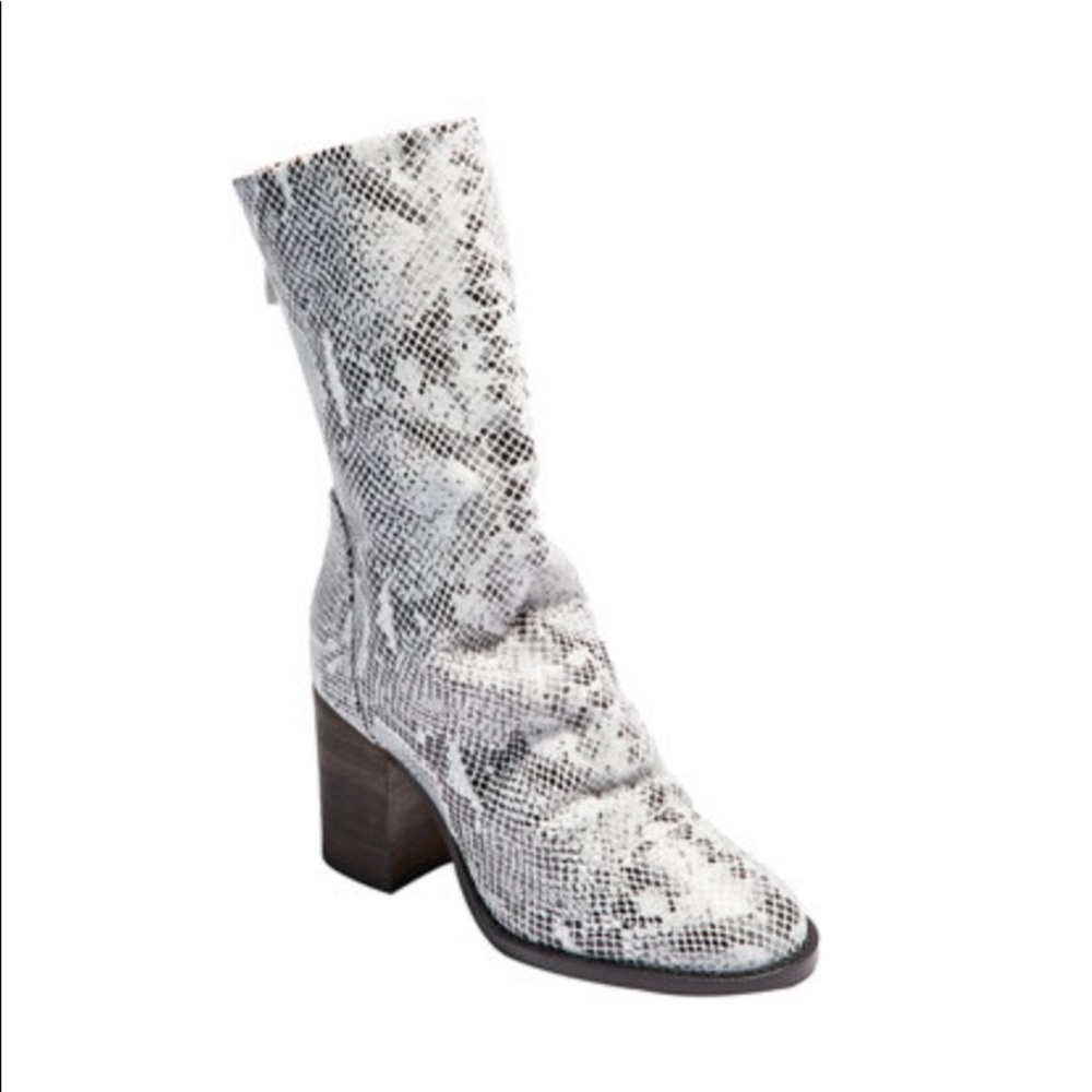 Free People Elle block boot snakeskin size 7